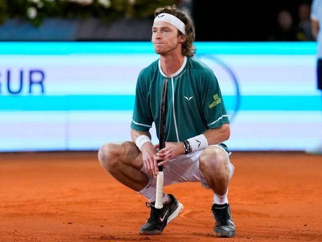 焦点战中 焦点战中