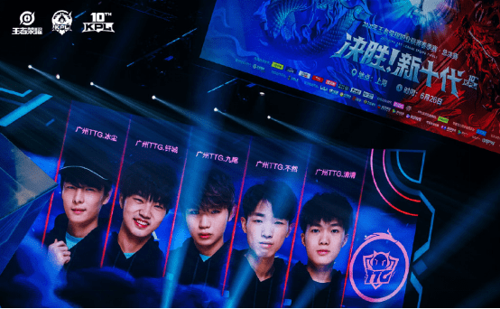 名字自带流 名字自带流