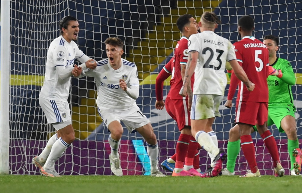 后场直塞穿 后场直塞穿